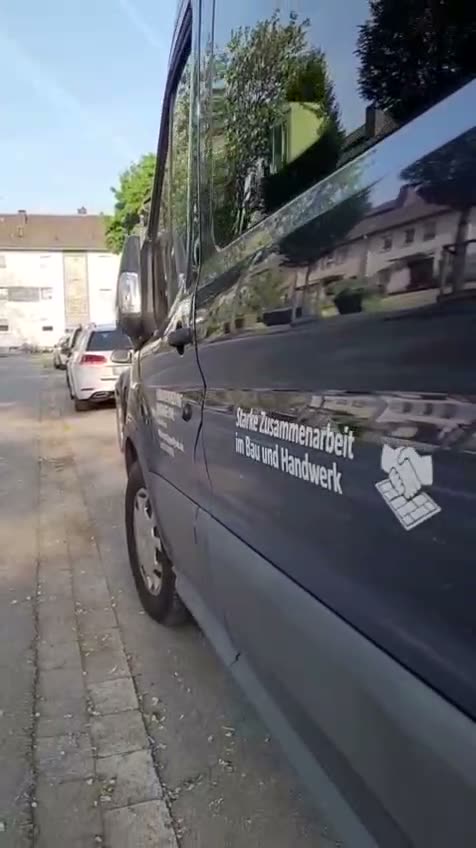 Fahrzeugbeschriftung für Fußbodenheizung Montage OWL, umgesetzt von twCREATIVO